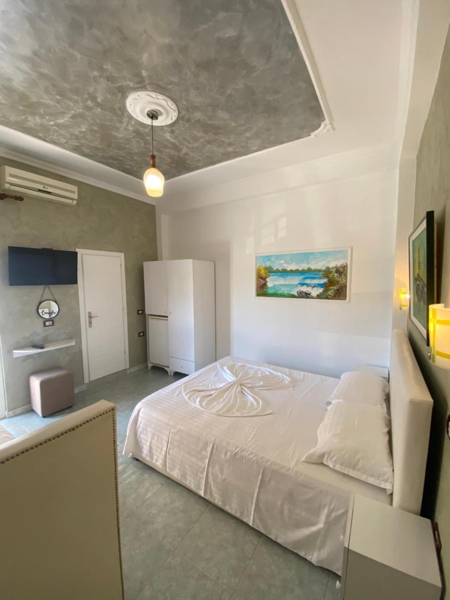 Bliss Boutique Hotel Durrës Exteriör bild