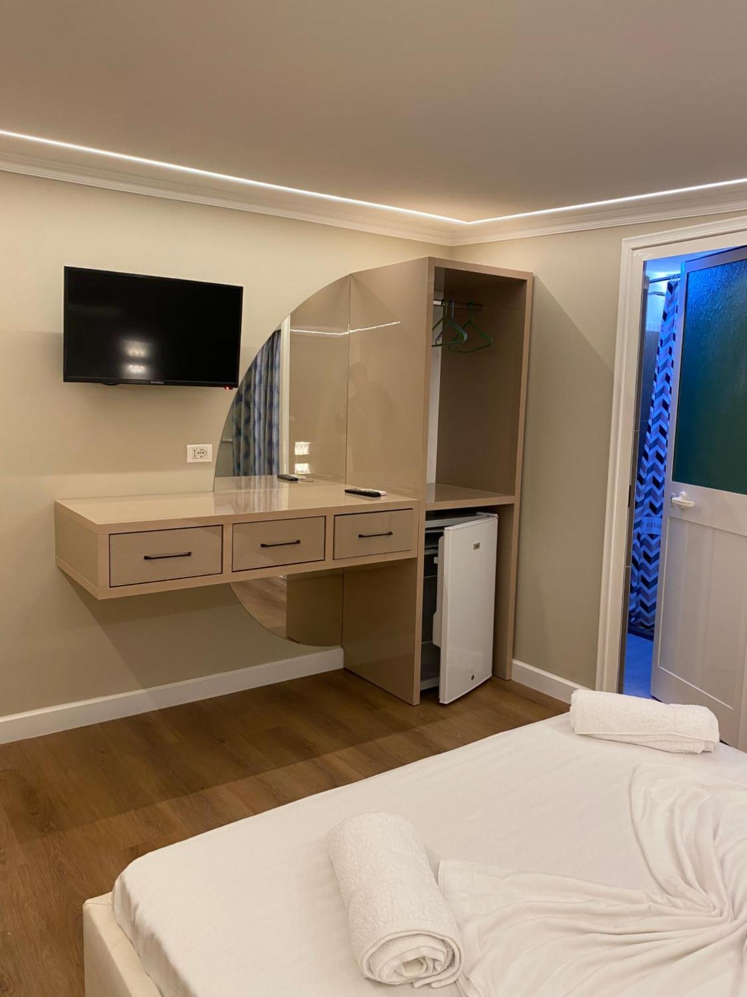 Bliss Boutique Hotel Durrës Exteriör bild