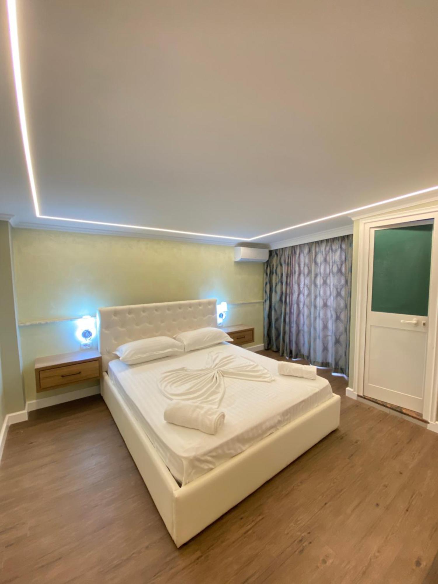 Bliss Boutique Hotel Durrës Exteriör bild