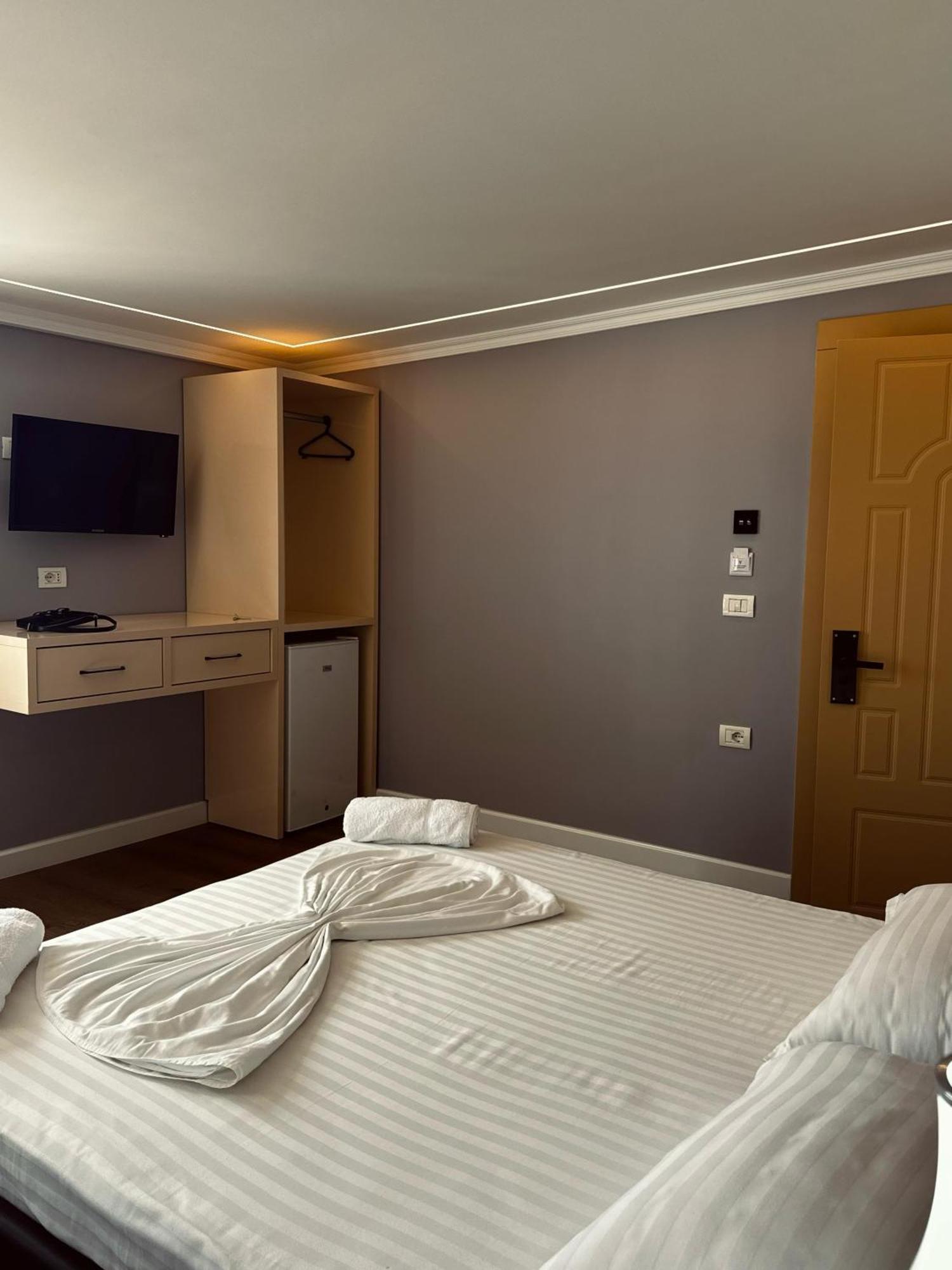 Bliss Boutique Hotel Durrës Exteriör bild