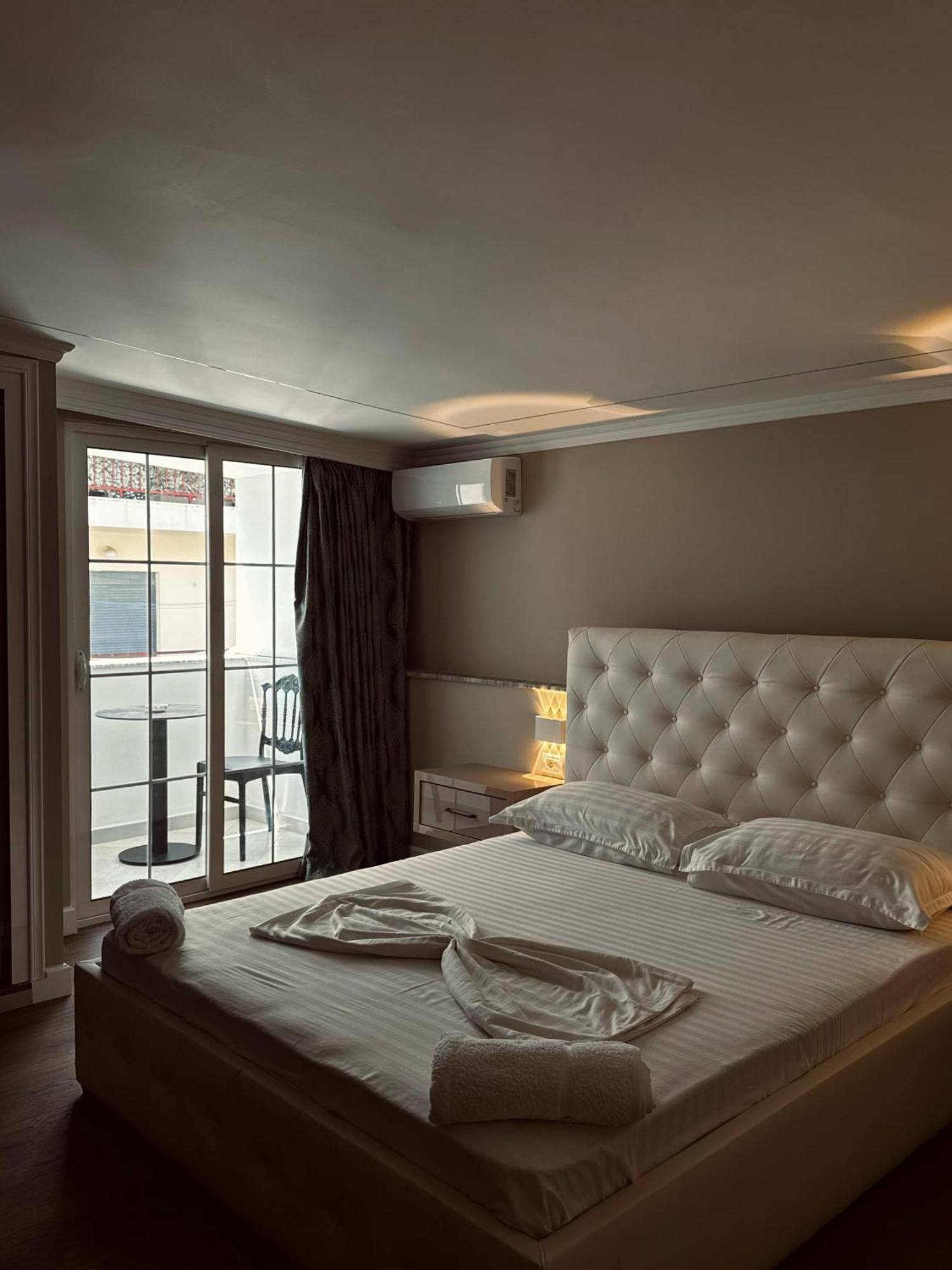 Bliss Boutique Hotel Durrës Exteriör bild